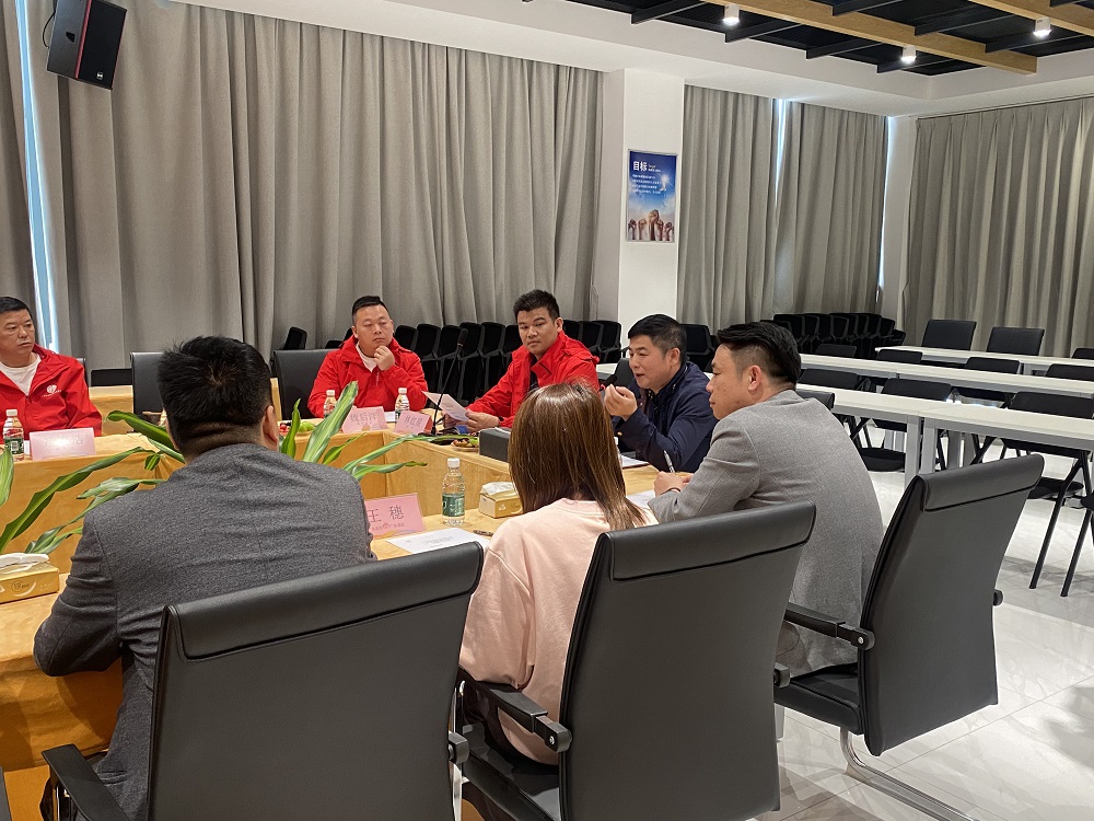 王董發(fā)言 小尺寸.jpg